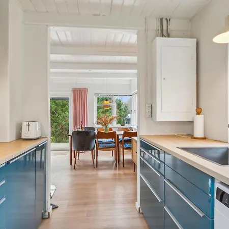 Cosy With Modern Facilities, Large Terraces, Shelter And Outdoor Shower Just 200 Metres From Skodshoved And The Marina Ferienhaus