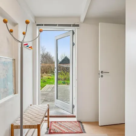 Ferienhaus Cosy With Modern Facilities, Large Terraces, Shelter And Outdoor Shower Just 200 Metres From Skodshoved And The Marina *