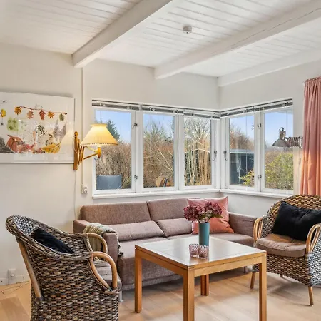 Ferienhaus Cosy With Modern Facilities, Large Terraces, Shelter And Outdoor Shower Just 200 Metres From Skodshoved And The Marina Knebel
